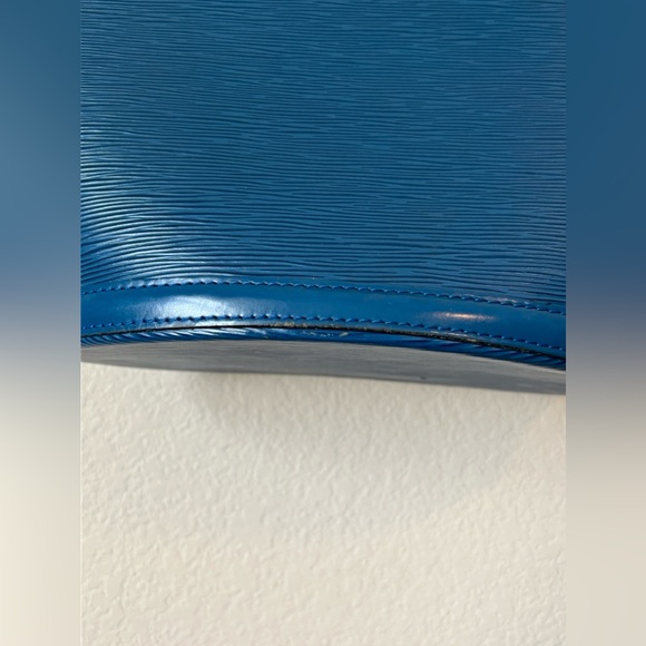 Louis Vuitton St.Jacques Blue Epi Leather GM Tote Bag Pre-Loved - Picture 9 of 17